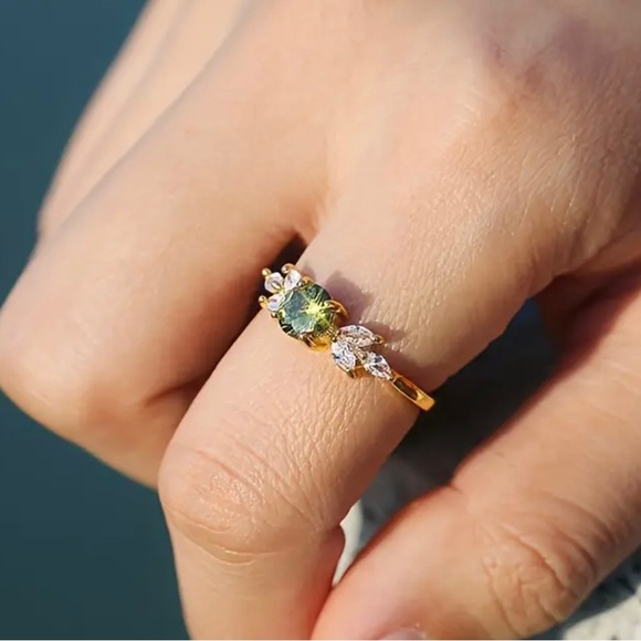 Ladies 14k gold plated Peridot and Zircon Ring Sizes 7, 8, 9, 10 NWT - Picture 4 of 8